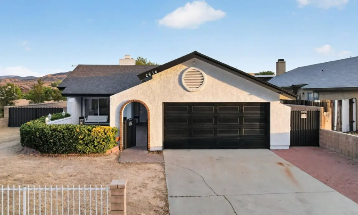 Home In JoshuaTree For Sale